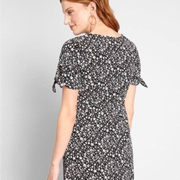 Modcloth Women's Just Gotta Have It Black and White Floral Mini Dress 4 - Picture 4 of 9